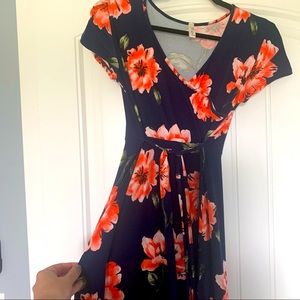 Maternity dress bundle (M)